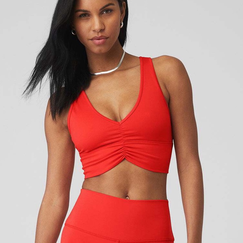 ALO YOGA wild thing bra in red hot summer